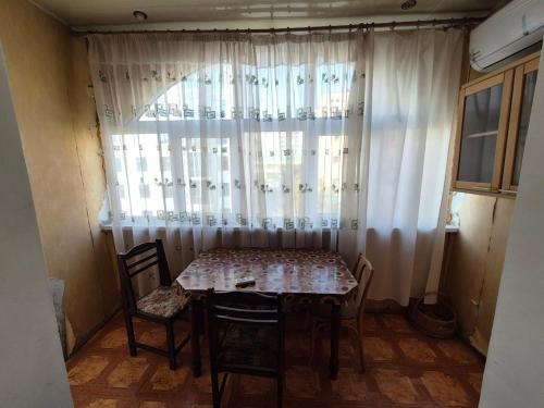 תמונה מהגלריה של 2 - room Apartment בחוג'אנד