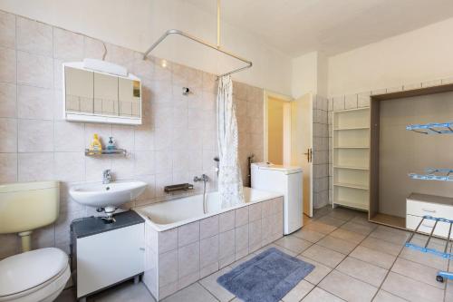 Ένα μπάνιο στο FLEX Aparts - möblierte Wohnung in Zwickau