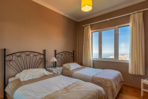Atlantic Ocean by Holiday Rental Madeira