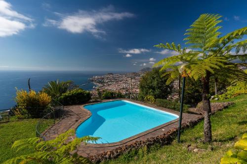 Atlantic Ocean by Holiday Rental Madeira