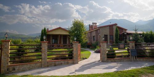 En generel udsigt til bjerge eller udsigt til bjerge taget fra pensionatet