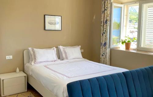 Beautiful Apartment In Podgora