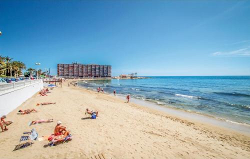Three Bedroom Cozy Apartment In Torrevieja
