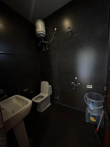 Ένα μπάνιο στο Nadantar Stays