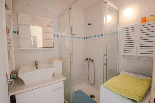 Ένα μπάνιο στο La Voile de Nacre Appt 50 M Plage