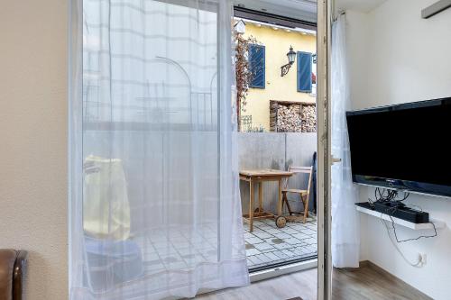 Μια τηλεόραση ή/και κέντρο ψυχαγωγίας στο Südstadt Appartment