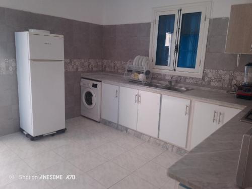 Η κουζίνα ή μικρή κουζίνα στο Villa Mourad Midoun