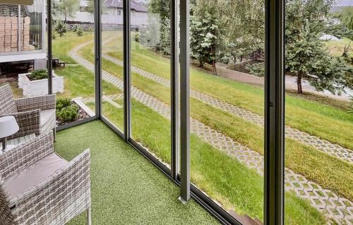 Κήπος έξω από το 1 Bedroom Cozy Home In Prokowo