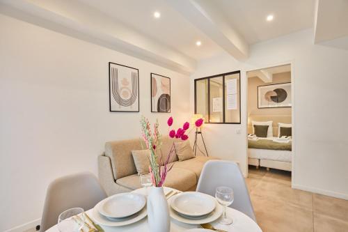 Apartment Le Marais Place des Vosges by Studio prestige