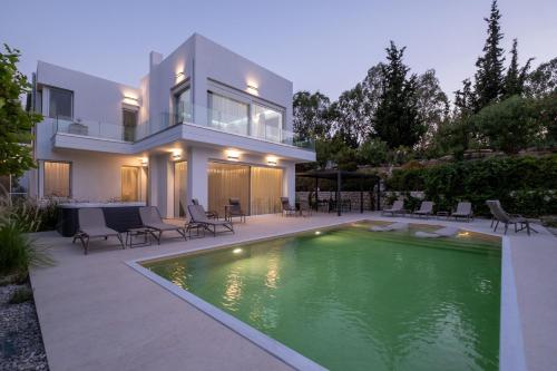 Swimmingpoolen hos eller tæt på Vista by Del Sol Villa