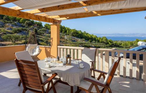 Beautiful Home In Supetar With Wifi