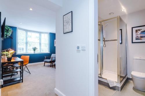 Koupelna v ubytování Riverside Studios in the Centre of Chester