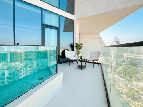 Airy 1BR Oasis with Plunge Pool in Binghatti Phantom