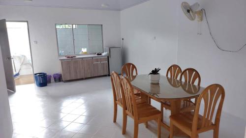 Φωτογραφία από το άλμπουμ του Indah Jaya Terrace 4 Bedrooms 7 pax σε Sandakan