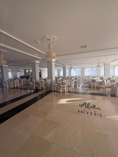 Εστιατόριο ή άλλο μέρος για φαγητό στο Hotel Abi