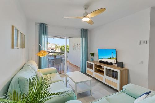 Solana Carihuela Playa Parking Terrace