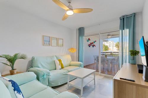 Solana Carihuela Playa Parking Terrace