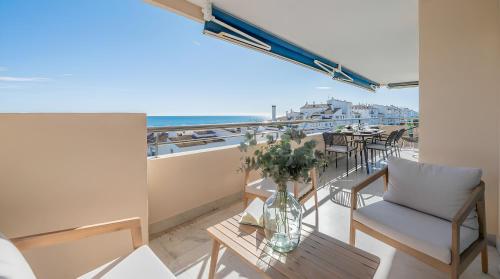 VACATION MARBELLA I Puerto Banus Sea Front, Best Sea View, NEW Decoration, BBQ, 24-7 Security, Pool