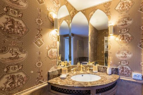 Ένα μπάνιο στο Manoir de la Marquise