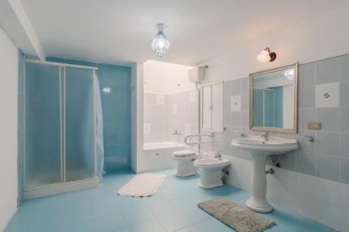 Ένα μπάνιο στο Beneath The Castle - Apartment