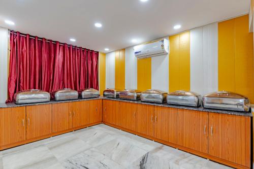 Postel nebo postele na pokoji v ubytování Treebo Buddha Pride