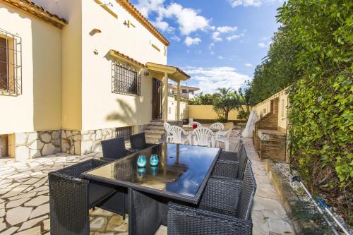 057 Villa Altair