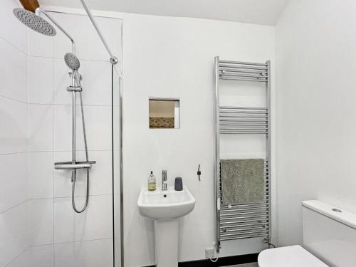 Ένα μπάνιο στο Daveys Barn Brendon Hill