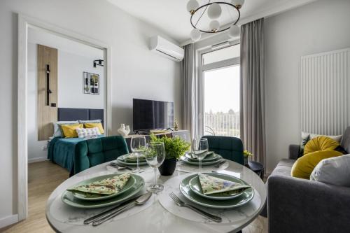 M&R Apartament Airport&Business LUX In Place, free parking, AC
