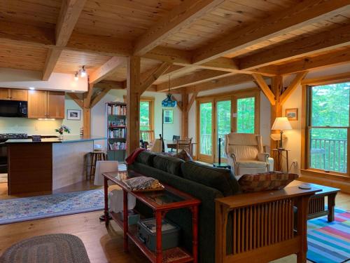 Køkken eller tekøkken på Quiet Lake home 3 mi from Camden!