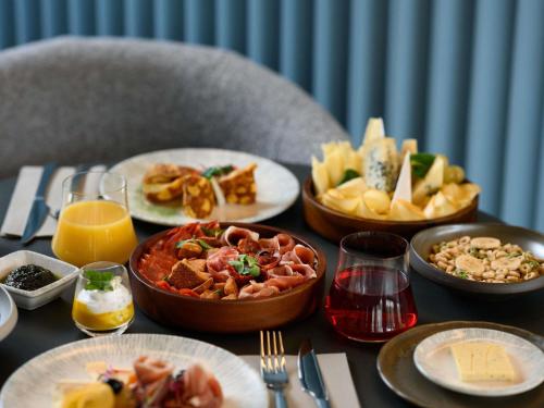 Φαγητό σε αυτό το ξενοδοχείο ή κάπου εκεί κοντά