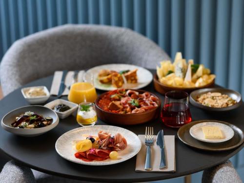 Φαγητό σε αυτό το ξενοδοχείο ή κάπου εκεί κοντά