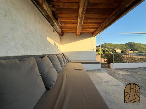 Vista general de una montaña o vista desde la villa 