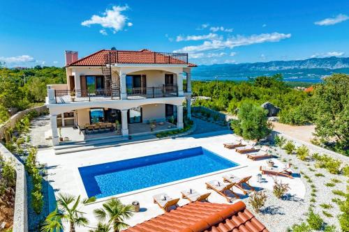 Villa Lutalo