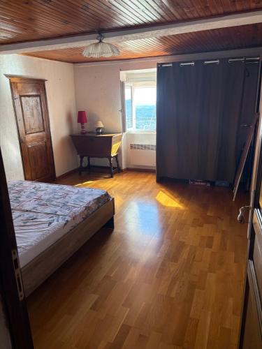 Ένα ή περισσότερα κρεβάτια σε δωμάτιο στο Apartment type F2