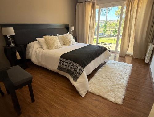 Postel nebo postele na pokoji v ubytování Green Park Hotel