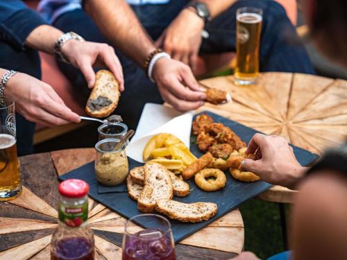 Φαγητό σε αυτό το ξενοδοχείο ή κάπου εκεί κοντά