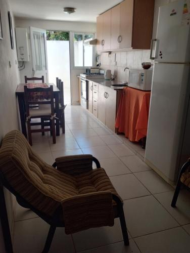 Cucina o angolo cottura di Departamento céntrico con cochera