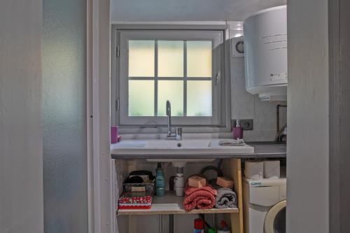 Η κουζίνα ή μικρή κουζίνα στο Au Chemin de la Forêt - Maison pour 4p