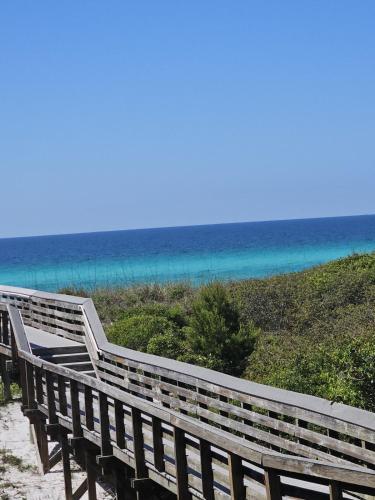 Coastal Escape Beatiful Ground Floor Prime Location Close to Beach photo 13