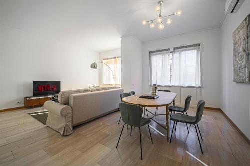 Santa Sofia M4 Chic Apartment - Milan Center
