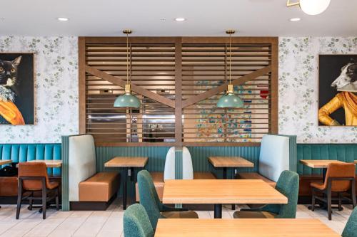 Restaurace v ubytování TownePlace Suites Dayton Beavercreek