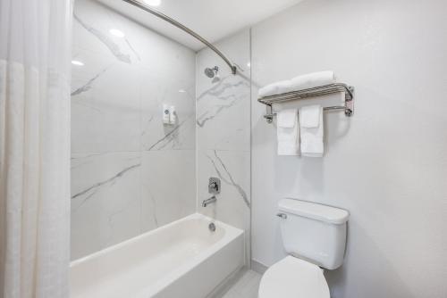 Ένα μπάνιο στο Comfort Inn & Suites Belton Temple South I-35