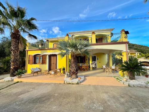 Το κτήριο όπου στεγάζεται  το διαμέρισμα