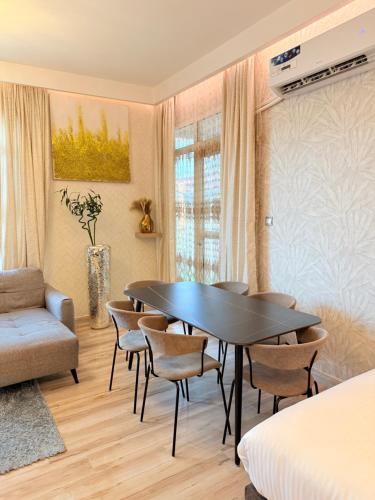 Гостиная зона в Best Place Holiday Home IIII Free Parking