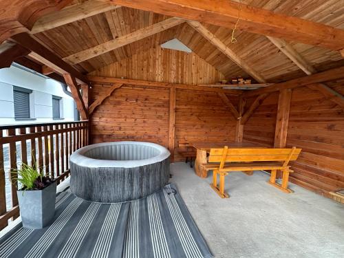 Jacuzzi w cenie pobytu -Mazurski zakątek, własna linia brzegowa