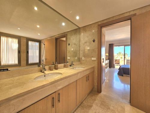 El Retiro Sea Views by Lica Homes