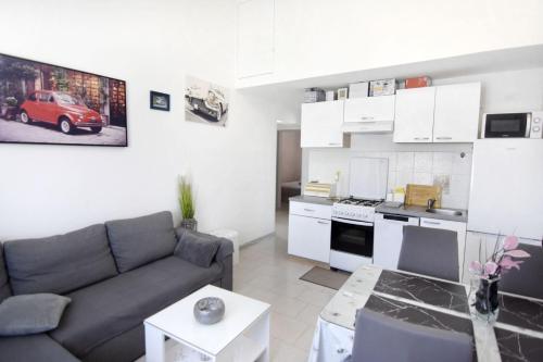 Quiet holiday apartment with balcony