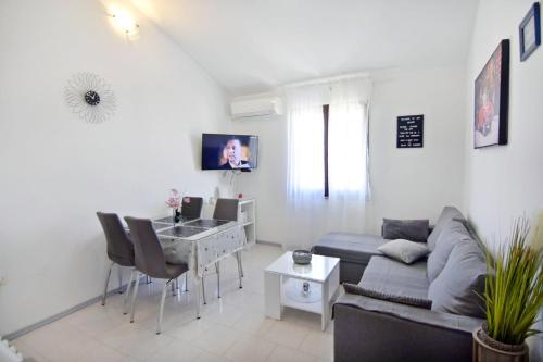 Quiet holiday apartment with balcony