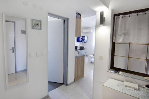 Quiet holiday apartment with balcony