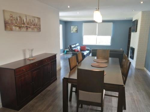 Χώρος καθιστικού στο La Esquina